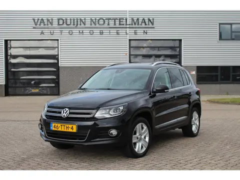 Volkswagen Tiguan 1.4 TSI Sport&Style / Panoramadak / Navigatie / Xenon / N.A.P.