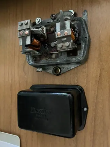 Alternator regulator for Citroen SM