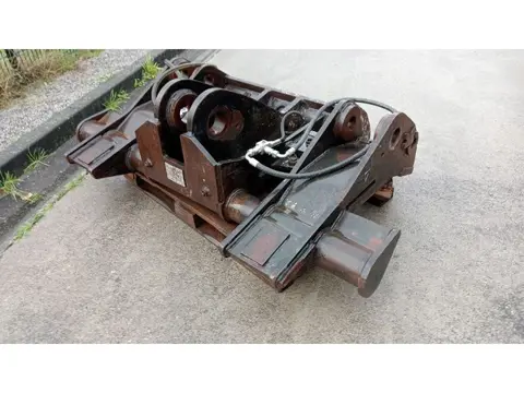 Caterpillar 966 / 972 quick coupler System 2000