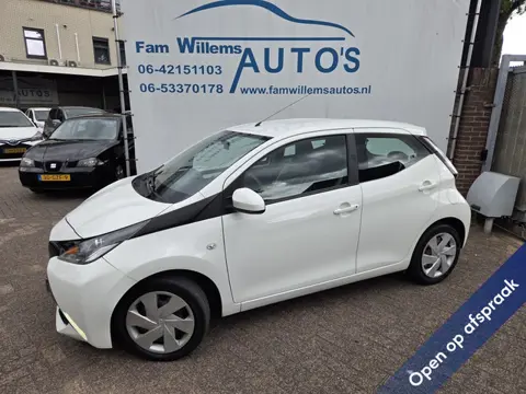 Toyota Aygo 1.0 VVT-i x-play (bj 2018)