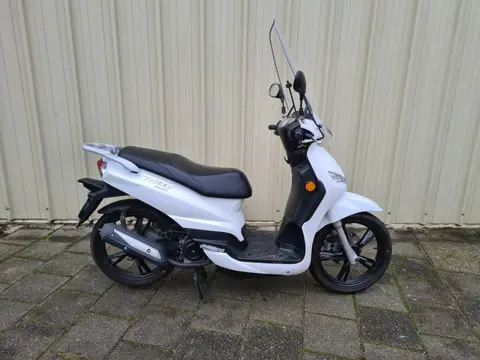 Peugeot tweet (bj 2014)