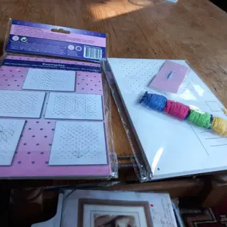 Postcards embroidery set. - Maak en borduur zelf je eigen postkaarten!