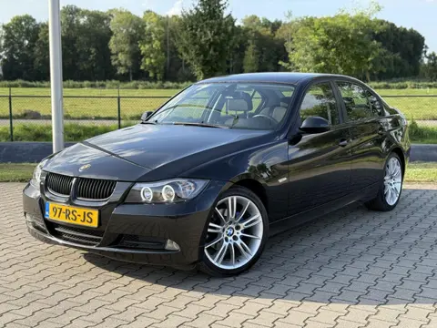 BMW 3-serie 320i Dynamic Executive NL auto, M sport, xenon, nieuwe APK, airco, cruise, NAP !