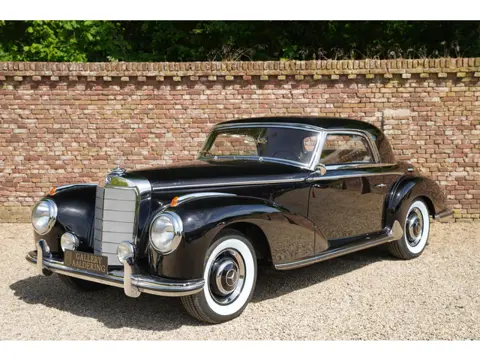 Mercedes-Benz 300S Coupe "Matching numbers" Expertly restored and rebuilt, Authentic color scheme "S