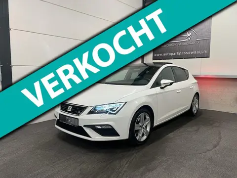 Seat Leon 1.4 EcoTSI FR Business Intense Pano, Cruise, Apple Carplay, Stoelverwarming, Sfeerverlicht