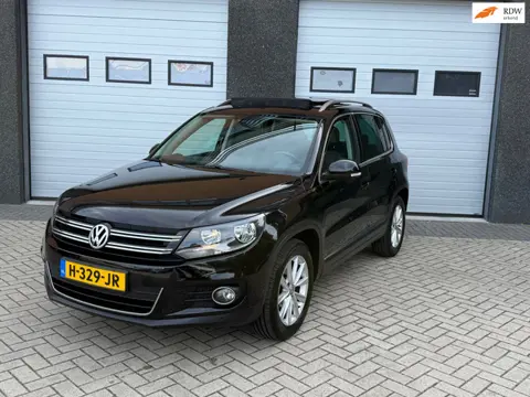 Volkswagen Tiguan 1.4 TSI R-Line Edition PANO/AUT/NAVI/LEER