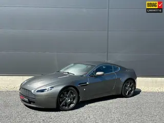 Aston Martin V8 Vantage 4.3 V8 Handegeschakeld | Leder | Elektrische stoelen | Uniek in Nederland