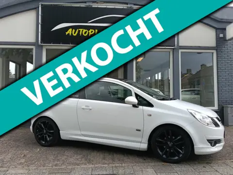Opel Corsa 1.4-16V/ OPC LINE/ CRUISE/ AIRCO/ STOEL/STUUR VERW/ AUX/ 17 INCH/ NWE APK