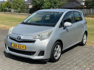 TOYOTA VERSO-S 1.3 VVT-i Aspiration Automaat/ Airco/ Camera/ LM