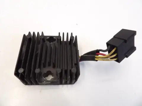 SPANNINGSREGELAAR Yamaha YZF R6 1998 - 2002