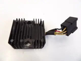 SPANNINGSREGELAAR Yamaha YZF R6 1998 - 2002