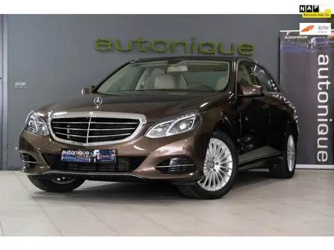 Mercedes-Benz E-klasse 200 |UNIEK 41.137km| 1e EIG NIEUWWAARDIG!!!! Leder/Navi SCHAKEL 6-bak