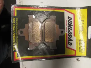 REMBLOKKEN VOOR Suzuki RM 500 1983 - 1984