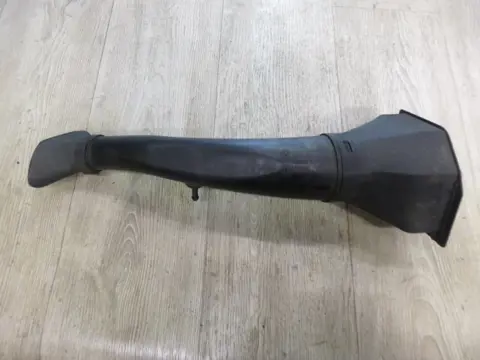 RECHTER LUCHTAANZUIGBUIS BMW K 1200 S 2004 - 2009