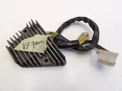 SPANNINGSREGELAAR Honda VF 700 750 C Magna 1983 - 1985