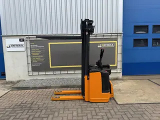 VS-22353 Elektrische triplex stapelaar Still 4.940mm freelift