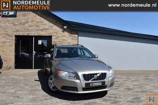 VOLVO V70 2.0F MOMENTUM, Leder, Cruise, AUT