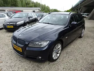BMW 3-serie Touring 318i Business Line Airco Cruise Control Elektrische Ramen Bluetooth