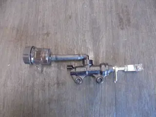 REMPOMP ACHTER Triumph Trident 660 2021 - 2023