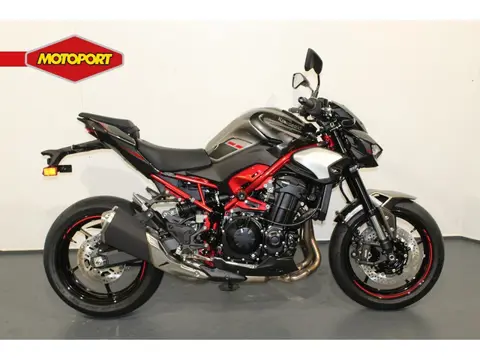 Kawasaki Z 900 70kw (bj 2025)