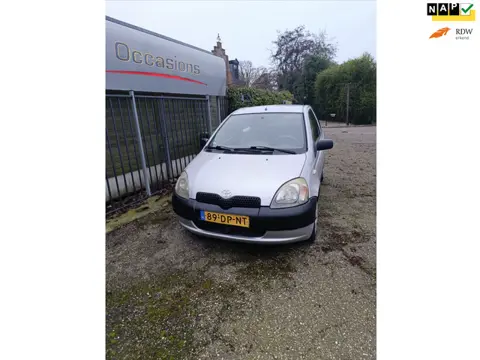 Toyota Yaris 1.0-16V VVT-i Terra