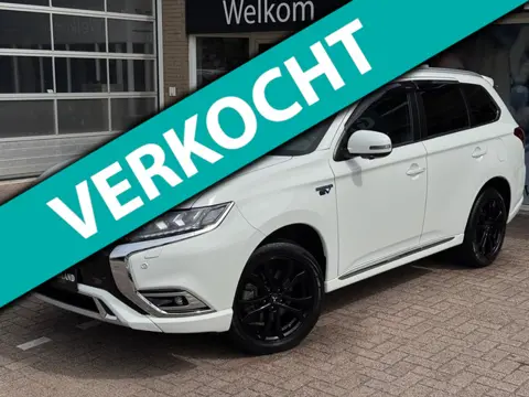 Mitsubishi Outlander 2.4 PHEV Intro | Volleder | Xenon | Full-Led | Apple/Android | Navi | Camera | 