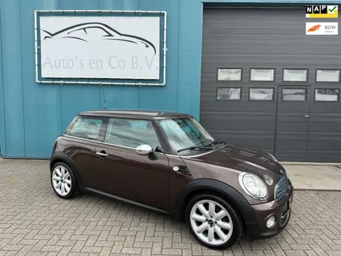 Mini Mini 1.6 Cooper Clima Cruise Navigatie 17"Lm velgen Facelift Model NL Auto NAP Zeer nette staat