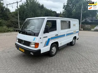 Mercedes-Benz MB 100 D KAMPEERAUTO COMPLETE CAMPER / LUIFEL EN FIETSENREK / 2 JAAR APK