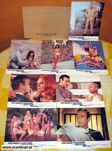 YOU ONLY LIVE TWICE lobbycard set.