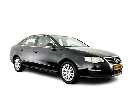Volkswagen Passat 2.0 FSI Highline Aut. *NAVI-FULLMAP | LEATHER-ALCANTARA | SPORT-SEATS | ECC | HEAT