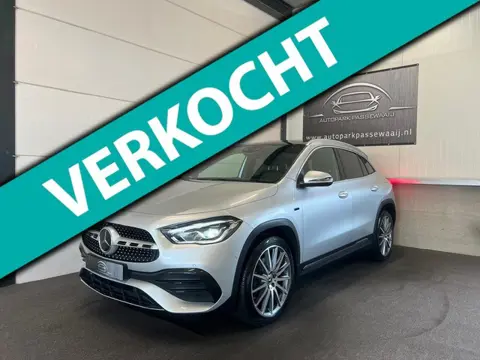 Mercedes-Benz GLA-klasse 250e AMG Pano, ACC, Sfeerverlichting, Virtual Cockpit, Apple Carplay, Burme
