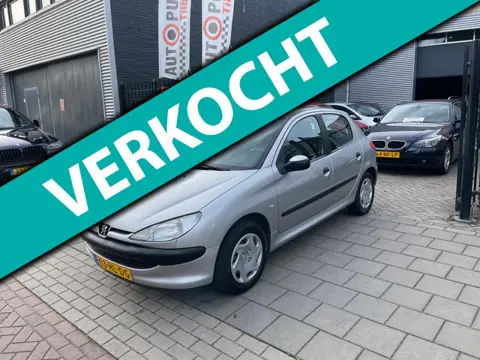 Peugeot 206 1.6-16V XT 3e Eigenaar! NAP APK 1 Jaar