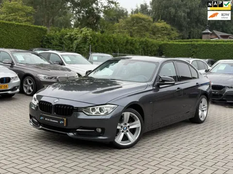 BMW 3-serie 320i EfficientDynamics Edition High Executive Sport|Ketting vervangen|Leder|Navigatie|Xe