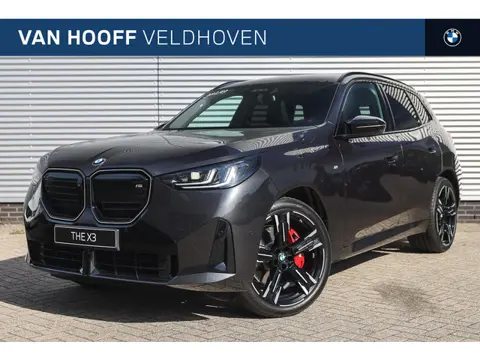 BMW X3 M50 xDrive Automaat / Panoramadak / Trekhaak / Sportstoelen / Parking Assistant Professional 