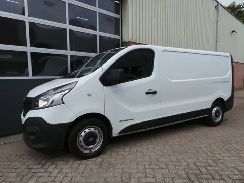 Renault Trafic 1.6 dCi T29 L2H1 120pk Airco,Cruise,navi,Pdc,Trekh 3 persoons