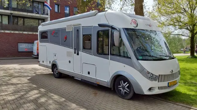 CAMPER CARTHAGO CHIC E-LINE YACHTING