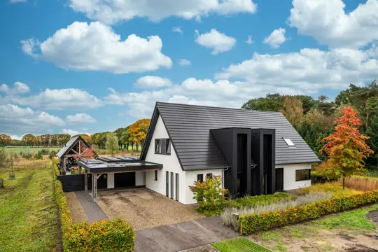 Vakkundige architect van ontwerp tot uitvoer.