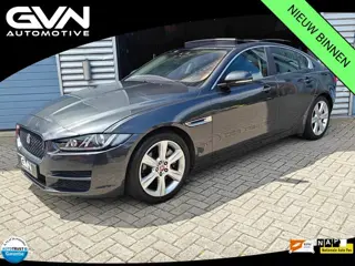 Jaguar XE 2.0 240PK Panoramadak | Memory Stoelen | USA-uitvoering