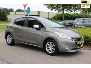 Peugeot 208 1.2 VTi 5-DEURS OXYGO-uitv/CLIMA AIRCO/ISOFIX/CRUISE CONTROL/NAVIGATIE/LED/TREKHAAK/LM-V