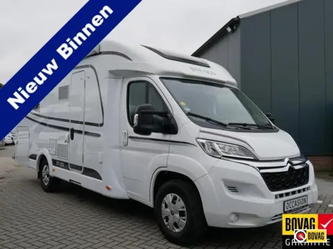 Etrusco T7400 QB, Queensbed, Hefbed, XL Garage