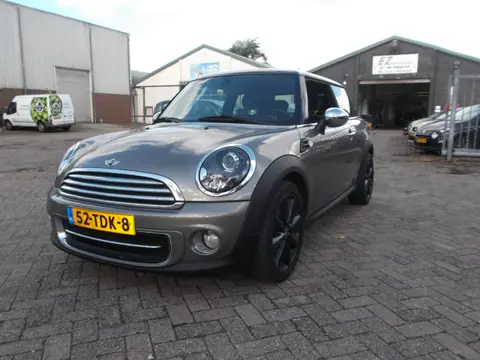 MINI Mini 1.6 Cooper 10 Years II leer navi clima (bj 2012)