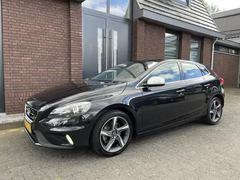 Volvo V40 1.6 T2 R-Design TREKHAAK AFNB. | AIRCO | NIEUWE APK / GOED ONDERHOUDEN AUTO!