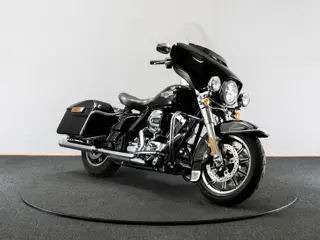 Harley-Davidson FLH Electra Glide Police (bj 2015)