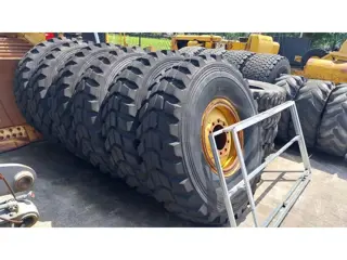 Bridgestone 6X 16.00 - 24 tires on Cat rim / 90% thread / Cat 14H