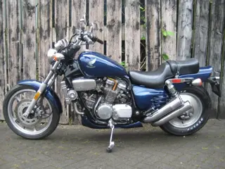 HONDA VF 700 C SUPERMAGNA 1987