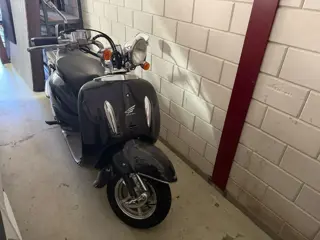 BENZHOU 50RETRO 50RETRO (bj 2009, automaat)