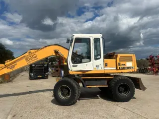 Liebherr A900 (bj 1997)