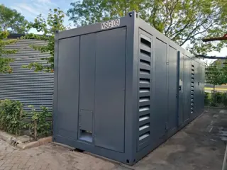 Cummins KTA 50-G2 Leroy Somer 1400 kVA generatorset in Silent container