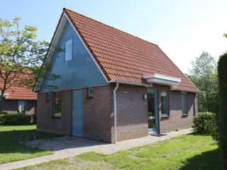 Vrijstaand vakantiehuis op bungalowpark aan de Waddenzee