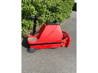 Meclean Zitveegmachine Buster 1000TTE Electrisch NU DEMO ACTIE € 7900,- ex